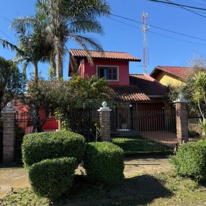 Casa com 159m², 3 dormitórios, 2 vagas, no bairro Desvio Rizzo em Caxias do Sul para Comprar