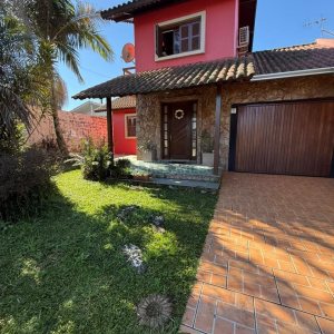 Casa com 159m², 3 dormitórios, 2 vagas, no bairro Desvio Rizzo em Caxias do Sul para Comprar