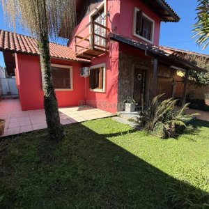 Casa com 159m², 3 dormitórios, 2 vagas, no bairro Desvio Rizzo em Caxias do Sul para Comprar