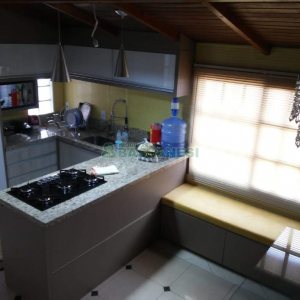 Casa com 159m², 3 dormitórios, 2 vagas, no bairro Desvio Rizzo em Caxias do Sul para Comprar