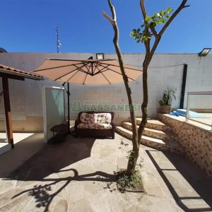 Casa com 159m², 3 dormitórios, 2 vagas, no bairro Desvio Rizzo em Caxias do Sul para Comprar