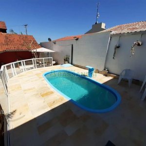 Casa com 159m², 3 dormitórios, 2 vagas, no bairro Desvio Rizzo em Caxias do Sul para Comprar