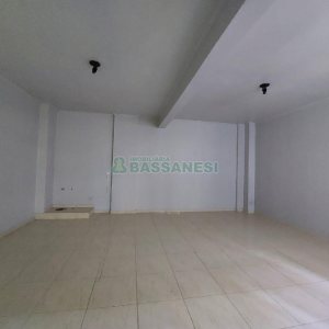 Sala com 39m², no bairro Centro em Caxias do Sul para Alugar ou Comprar