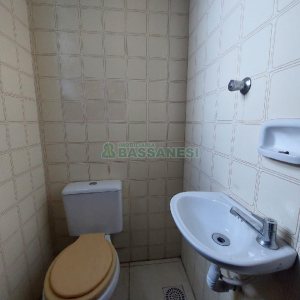 Sala com 39m², no bairro Centro em Caxias do Sul para Alugar ou Comprar