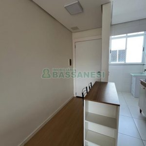 Apartamento com 48m², 2 dormitórios, 1 vaga, no bairro Interlagos em Caxias do Sul para Alugar