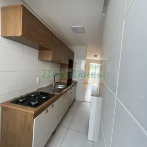 Apartamento com 48m², 2 dormitórios, 1 vaga, no bairro Interlagos em Caxias do Sul para Alugar