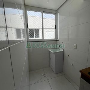 Apartamento com 48m², 2 dormitórios, 1 vaga, no bairro Interlagos em Caxias do Sul para Alugar
