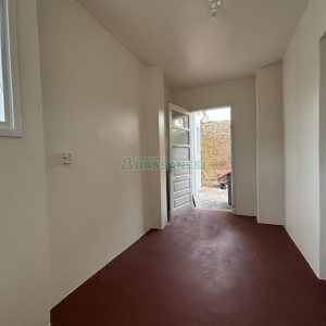 Casa com 148m², 6 dormitórios, 2 vagas, no bairro Madureira em Caxias do Sul para Alugar