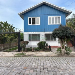 Casa com 140m², 3 dormitórios, 1 vaga, no bairro Madureira em Caxias do Sul para Alugar