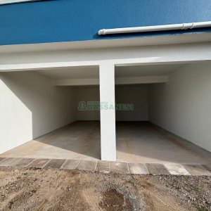 Casa com 140m², 3 dormitórios, 1 vaga, no bairro Madureira em Caxias do Sul para Alugar