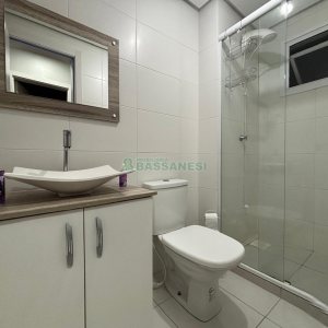 Apartamento com 58m², 2 dormitórios, 1 vaga, no bairro Vinhedos em Caxias do Sul para Alugar