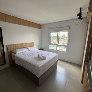 Apto Mobiliado com 42m², 1 dormitório, 1 vaga, no bairro Lourdes em Caxias do Sul para Alugar