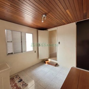 Casa com 90m², 2 dormitórios, 1 vaga, no bairro Pio X em Caxias do Sul para Alugar