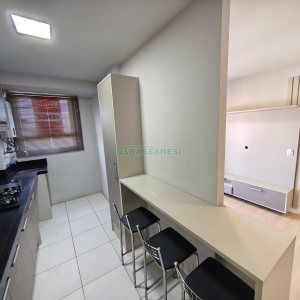 Apartamento com 63m², 2 dormitórios, 2 vagas, no bairro São Pelegrino em Caxias do Sul para Comprar