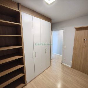 Apartamento com 63m², 2 dormitórios, 2 vagas, no bairro São Pelegrino em Caxias do Sul para Comprar