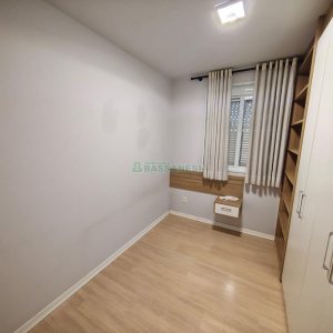 Apartamento com 63m², 2 dormitórios, 2 vagas, no bairro São Pelegrino em Caxias do Sul para Comprar