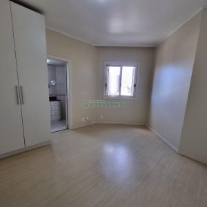 Apartamento com 108m², 3 dormitórios, 2 vagas, no bairro São Pelegrino em Caxias do Sul para Alugar
