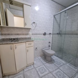 Apartamento com 108m², 3 dormitórios, 2 vagas, no bairro São Pelegrino em Caxias do Sul para Alugar