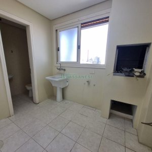 Apartamento com 108m², 3 dormitórios, 2 vagas, no bairro São Pelegrino em Caxias do Sul para Alugar