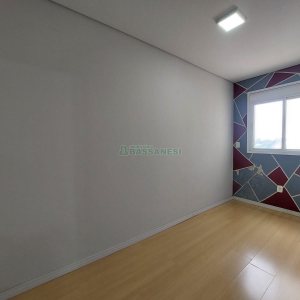 Apartamento com 56m², 2 dormitórios, 1 vaga, no bairro Pioneiro em Caxias do Sul para Alugar