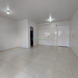 Kitinete com 34m², no bairro Rio Branco em Caxias do Sul para Alugar