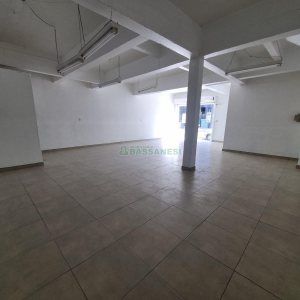 Loja com 120m², no bairro Exposição em Caxias do Sul para Alugar