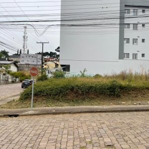 Terreno com 360m², no bairro Vinhedos em Caxias do Sul para Comprar