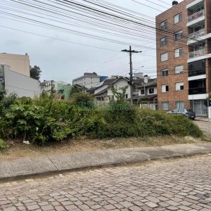 Terreno com 360m², no bairro Vinhedos em Caxias do Sul para Comprar