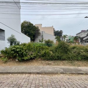 Terreno com 360m², no bairro Vinhedos em Caxias do Sul para Comprar