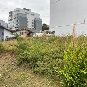 Terreno com 360m², no bairro Vinhedos em Caxias do Sul para Comprar