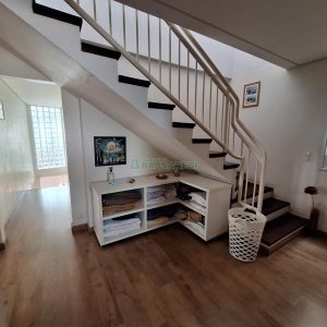 Casa com 428m², 5 dormitórios, 3 vagas, no bairro Petrópolis em Caxias do Sul para Comprar