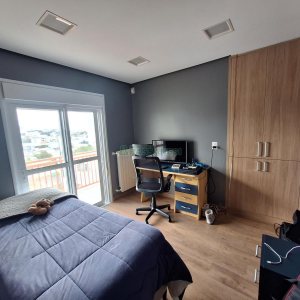 Casa com 428m², 5 dormitórios, 3 vagas, no bairro Petrópolis em Caxias do Sul para Comprar