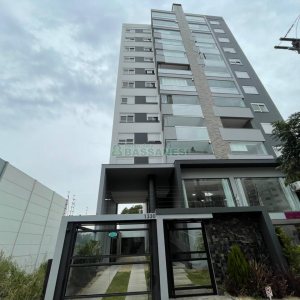 Apartamento com 83m², 2 dormitórios, 2 vagas, no bairro Vinhedos em Caxias do Sul para Comprar
