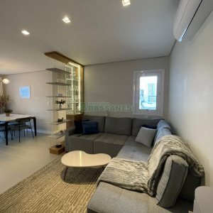 Apartamento com 83m², 2 dormitórios, 2 vagas, no bairro Vinhedos em Caxias do Sul para Comprar