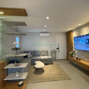 Apartamento com 83m², 2 dormitórios, 2 vagas, no bairro Vinhedos em Caxias do Sul para Comprar