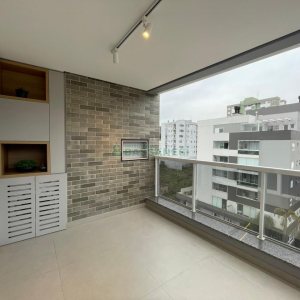 Apartamento com 83m², 2 dormitórios, 2 vagas, no bairro Vinhedos em Caxias do Sul para Comprar