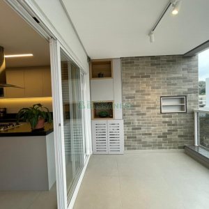 Apartamento com 83m², 2 dormitórios, 2 vagas, no bairro Vinhedos em Caxias do Sul para Comprar
