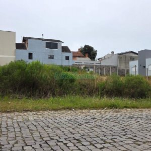 Terreno com 877m², no bairro São Luiz em Caxias do Sul para Comprar