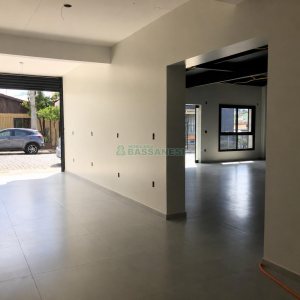 Loja com 120m², 3 vagas, no bairro Pio X em Caxias do Sul para Alugar