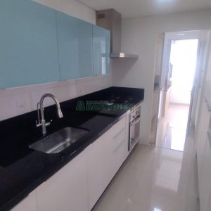Apartamento com 82m², 2 dormitórios, 2 vagas, no bairro Villagio Iguatemi em Caxias do Sul para Comprar