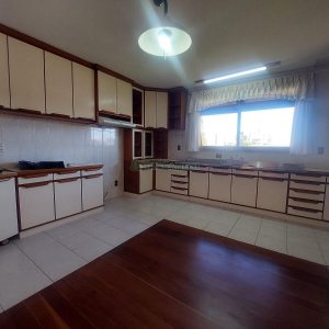 Casa Comercial com 270m², 3 dormitórios, 3 vagas, no bairro Santa Catarina em Caxias do Sul para Alugar