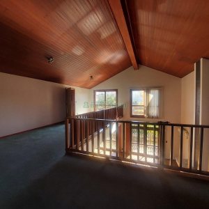 Casa Comercial com 270m², 3 dormitórios, 3 vagas, no bairro Santa Catarina em Caxias do Sul para Alugar