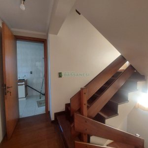 Casa Comercial com 270m², 3 dormitórios, 3 vagas, no bairro Santa Catarina em Caxias do Sul para Alugar
