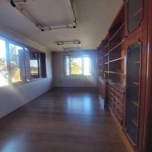 Casa Comercial com 270m², 3 dormitórios, 3 vagas, no bairro Santa Catarina em Caxias do Sul para Alugar