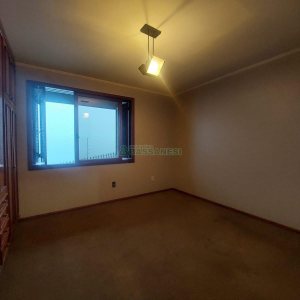 Casa Comercial com 270m², 3 dormitórios, 3 vagas, no bairro Santa Catarina em Caxias do Sul para Alugar