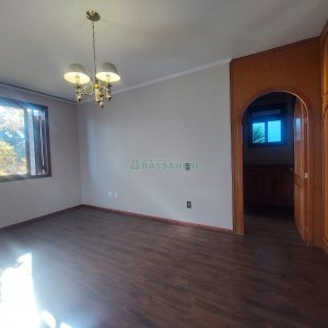 Casa Comercial com 270m², 3 dormitórios, 3 vagas, no bairro Santa Catarina em Caxias do Sul para Alugar