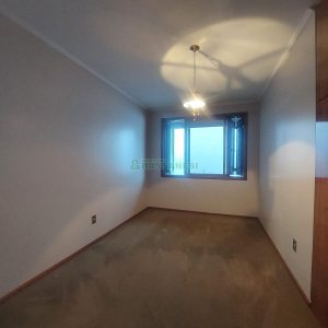 Casa Comercial com 270m², 3 dormitórios, 3 vagas, no bairro Santa Catarina em Caxias do Sul para Alugar