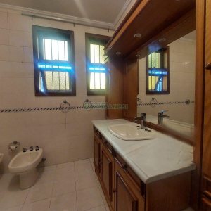 Casa Comercial com 270m², 3 dormitórios, 3 vagas, no bairro Santa Catarina em Caxias do Sul para Alugar
