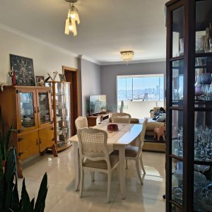 Apartamento com 94m², 3 dormitórios, 2 vagas, no bairro Rio Branco em Caxias do Sul para Comprar