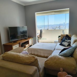 Apartamento com 94m², 3 dormitórios, 2 vagas, no bairro Rio Branco em Caxias do Sul para Comprar